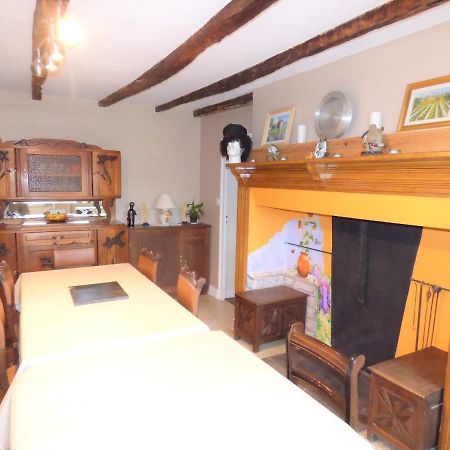 Les Tibles Bed & Breakfast Nanthiat Luaran gambar