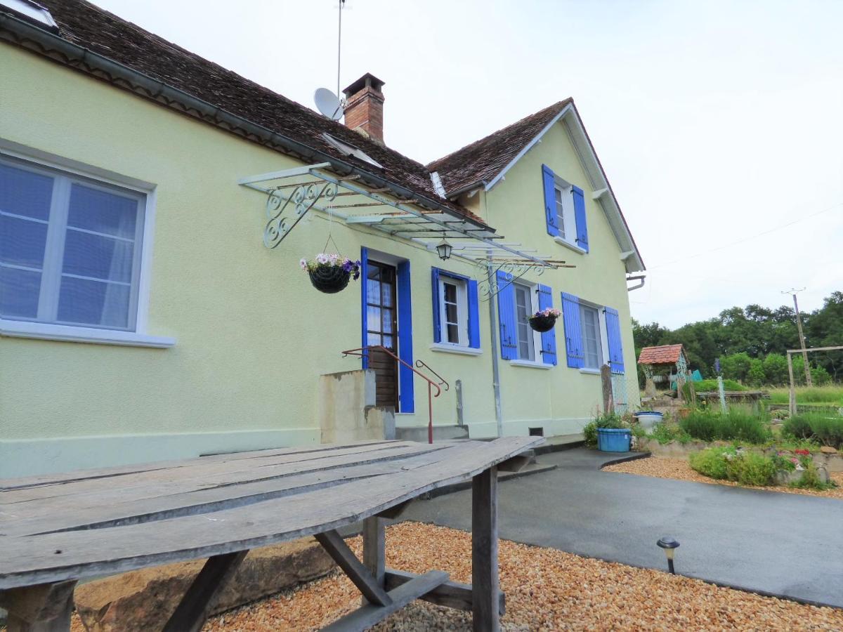 Les Tibles Bed & Breakfast Nanthiat Luaran gambar