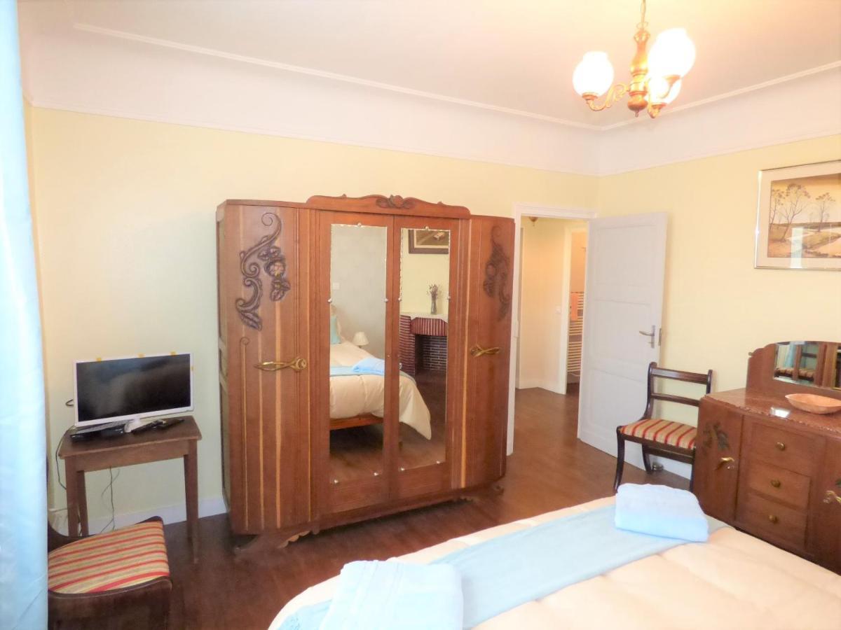 Les Tibles Bed & Breakfast Nanthiat Luaran gambar