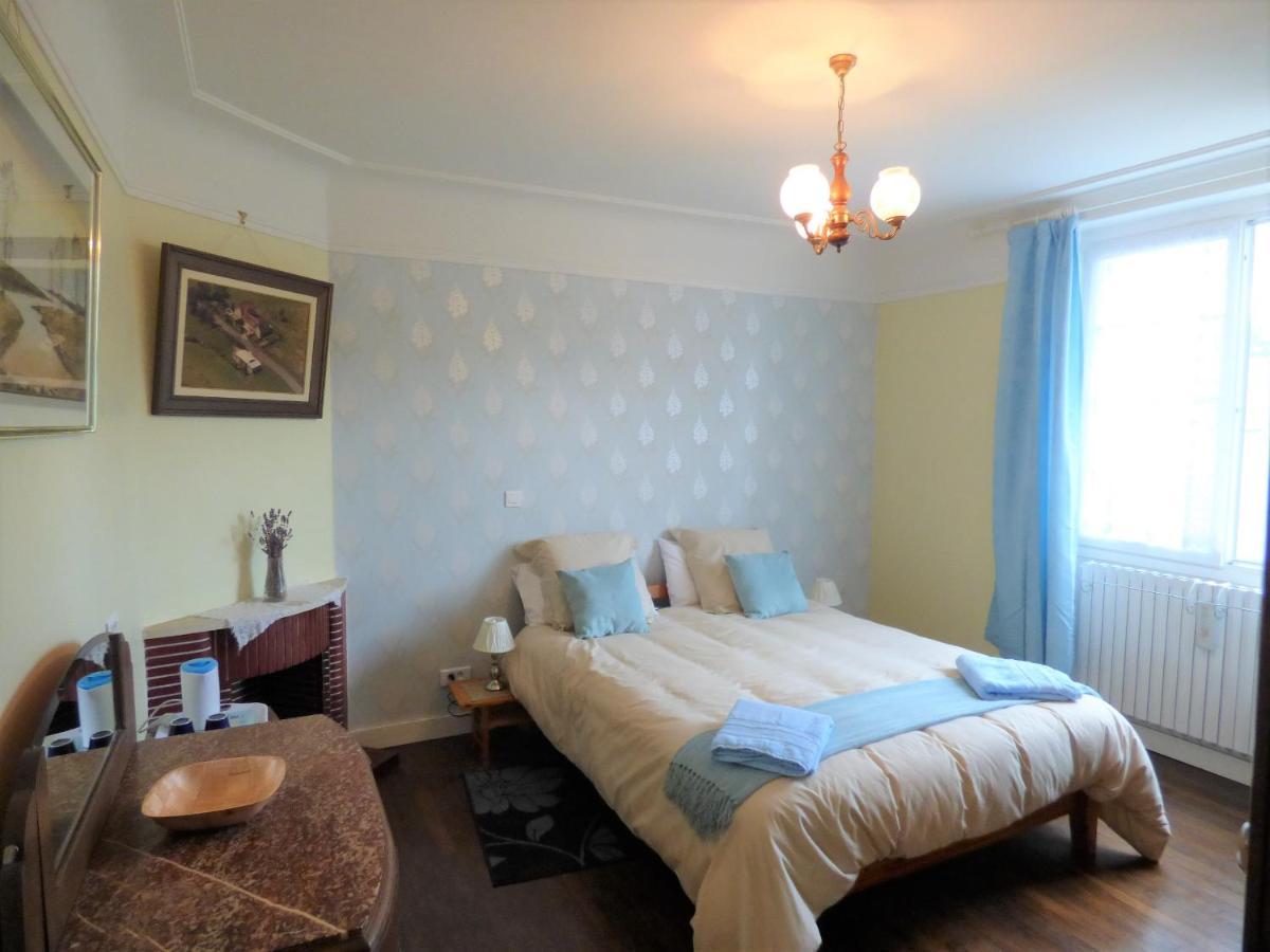 Les Tibles Bed & Breakfast Nanthiat Luaran gambar