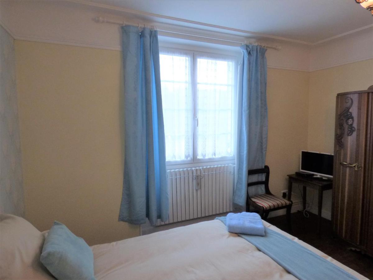 Les Tibles Bed & Breakfast Nanthiat Luaran gambar