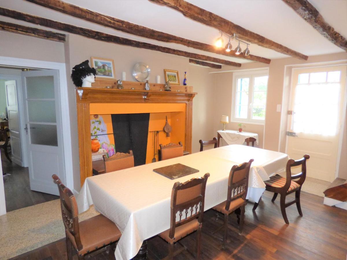 Les Tibles Bed & Breakfast Nanthiat Luaran gambar