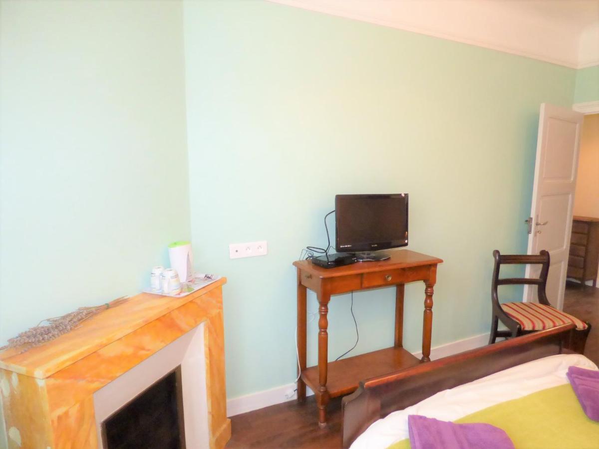 Les Tibles Bed & Breakfast Nanthiat Luaran gambar
