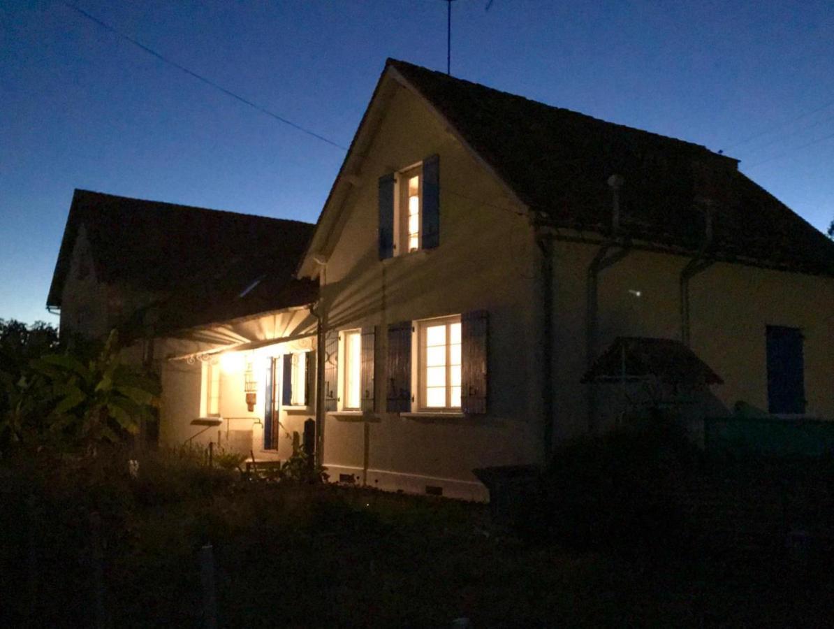 Les Tibles Bed & Breakfast Nanthiat Luaran gambar
