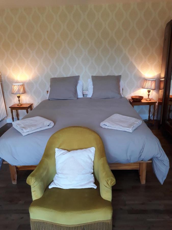 Les Tibles Bed & Breakfast Nanthiat Luaran gambar