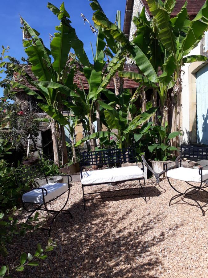 Les Tibles Bed & Breakfast Nanthiat Luaran gambar